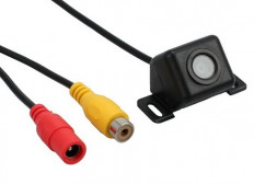 Видеокамера заднего вида TS-CAV18 автомобильная TDS LED подсветка; цветная, PAL, разрешение 600 линий, угол обзора 105°, питание 12В, видеовыход RCA