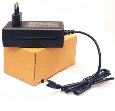 Зарядное устройство 16,8В 2А для Li-ion аккумуляторов для зарядки 14В аккумулятора