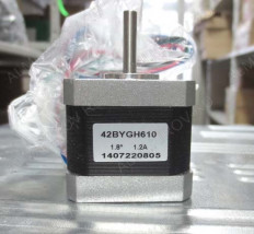 Шаговый двигатель 42BYGH610 (Hybrid Stepping Motor) WZE гибридный; кол-во фаз - 2; угол шага - 1,8; крут. момент 3000g./cm; фиксир. момент 220g./cm; ток/фаза 1,2А; номин. напряж. 6,5В; длина мотора 40мм.