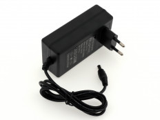 Зарядное устройство 21,5В 2А для Li-ion аккумуляторов для зарядки 18В аккумулятора (LP119 в маркировке ошибочно указано напряжение 18В)